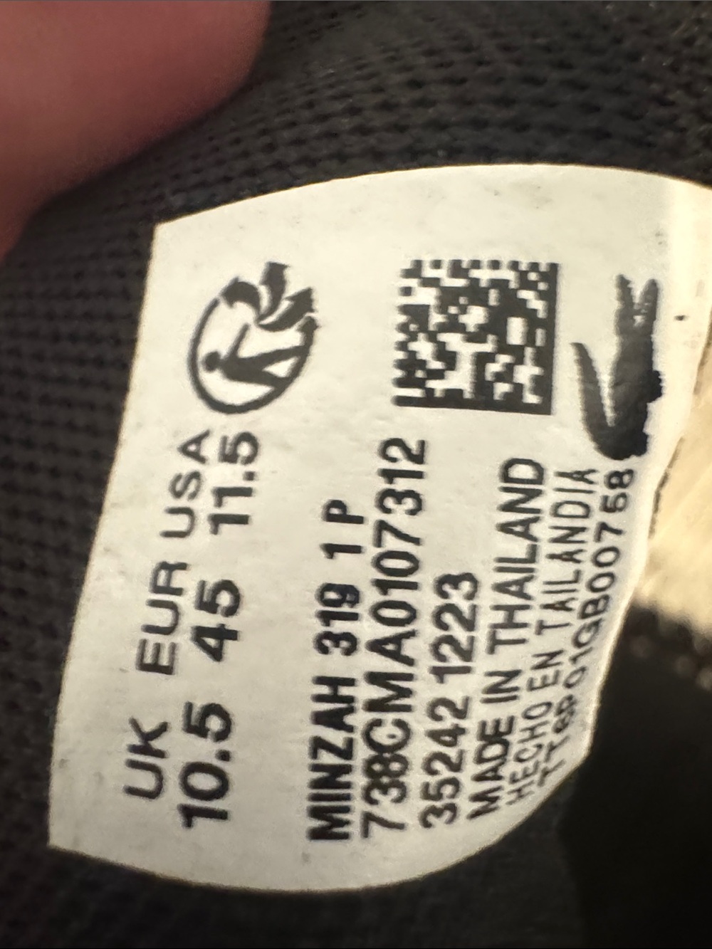 Lacoste Men's Black Low-Top Leather Sneakers new without box - Picture 6 of 6